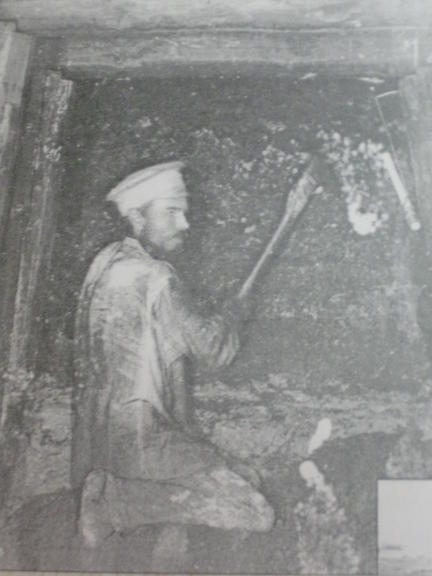 Первые шахтеры Орджоникидзе работали по 12 часов в сутки и зарабатывали 2 копейки с пуда руды!