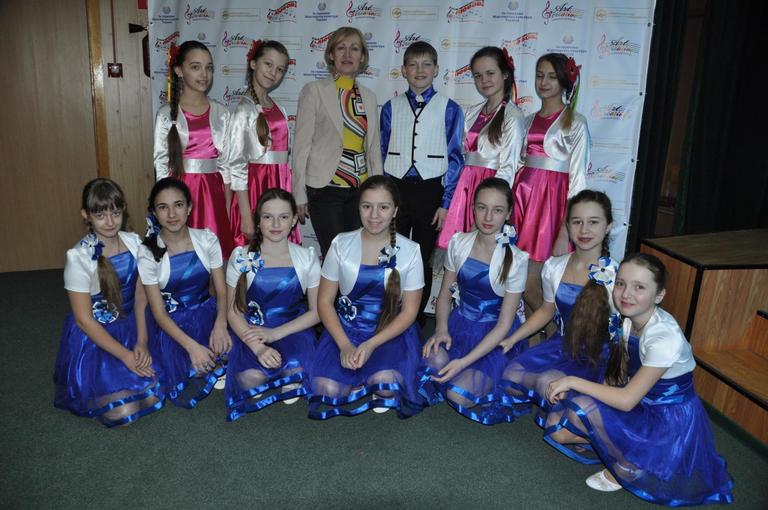 "Все починається з любові"