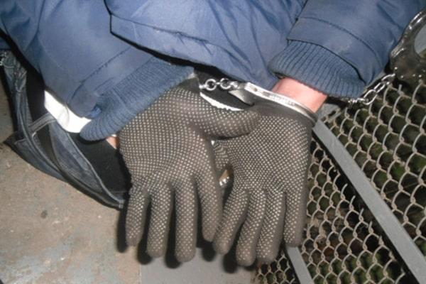 Полиция задержала домушника, который обокрал 4 квартиры и 2 киоска!