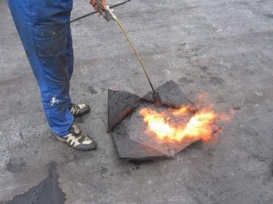 Закончены ремонты кровли в Александровской школе и садике № 5