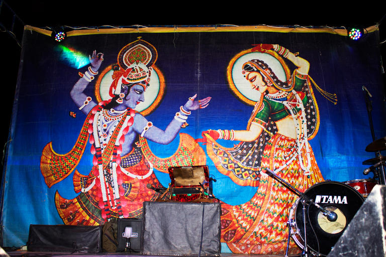 Песни, танцы, огненное шоу и битва красками – фестиваль индийской культуры в нашем городе (ФОТО/ВИДЕО репортаж)