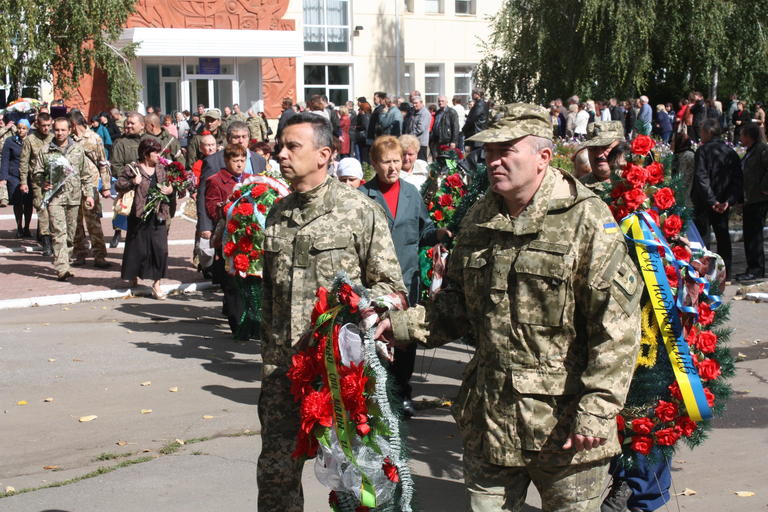 Город простился с героем