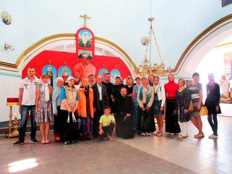 Прихожане храма Архангела Михаила посетили монастырь в Новомосковске
