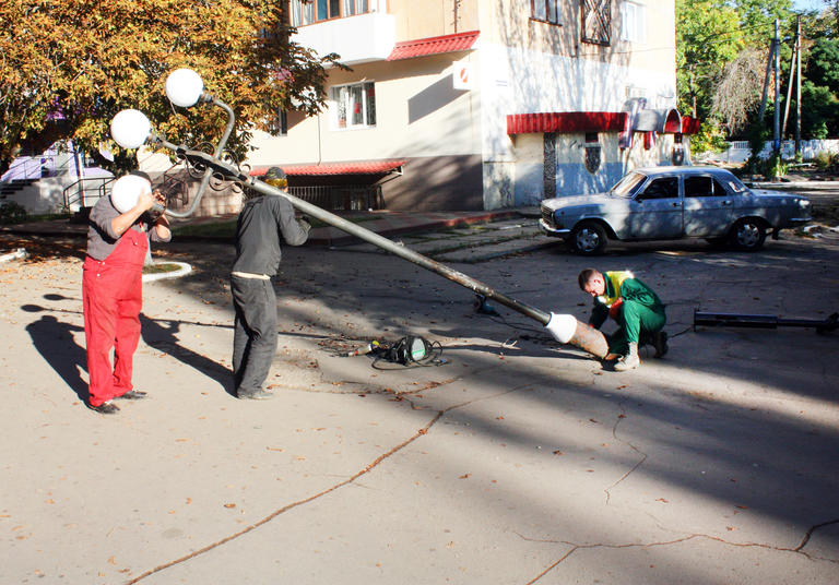 На улице Центральной меняют фонари