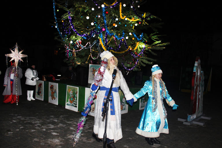 На площади Горняков открылась «ГОКовская елка» (+ВИДЕО)