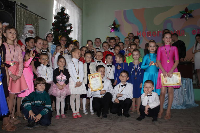 «Новогодняя феерия» от юных танцоров Покрова (+ВИДЕО)