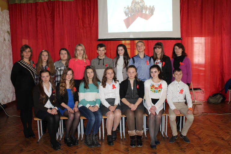 1 грудня  -  Всесвітній день боротьби зі СНІДом