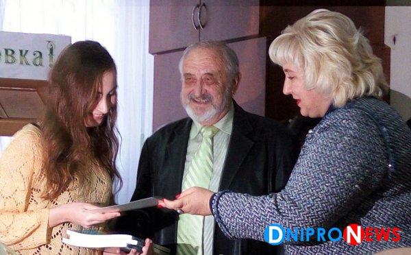 До обласного літературного альманаху «Степова Еллада» увійшов твір покровчанки