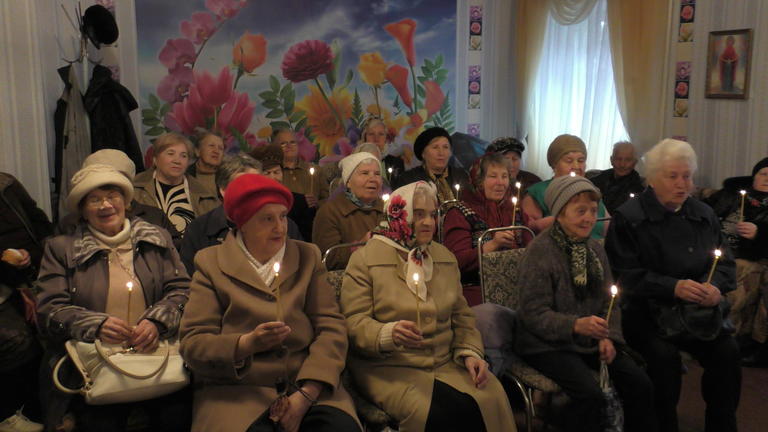 Подопечных городского терцентра поздравили с Пасхой (+ВИДЕО)