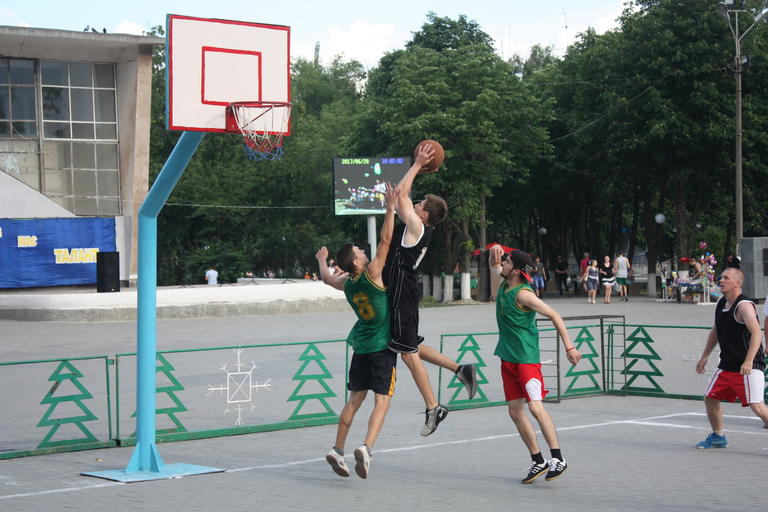 В День Конституции – со спортом и здоровым образом жизни (ФОТО, ВИДЕО)