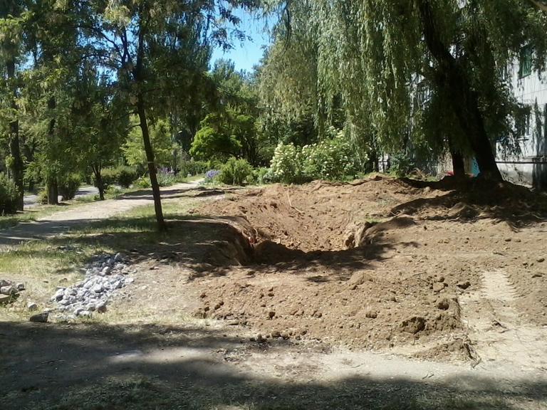 Трубы изъяли, хаос оставили (фоторепортаж)