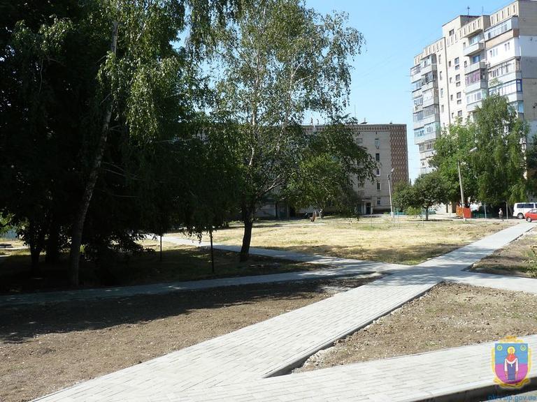 На Центральній,57 завершено ремонт внутрішньоквартальної території