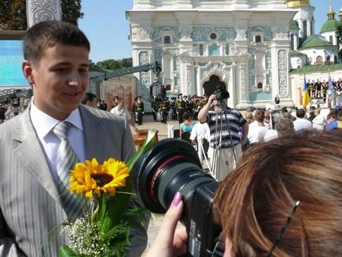 Десять лет назад он получил паспорт гражданина Украины из рук президента