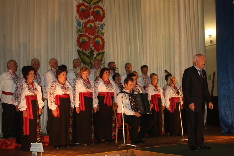 День пожилых людей в Покрове отметили концертом и танцами (ФОТО, ВИДЕО)