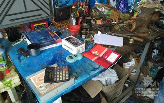 ПОЛІЦЕЙСЬКІ ПОКРОВА ПРИПИНИЛИ ДІЯЛЬНІСТЬ НЕЗАКОННОГО ПУНКТУ ПРИЙОМУ МЕТАЛОБРУХТУ (ФОТО)