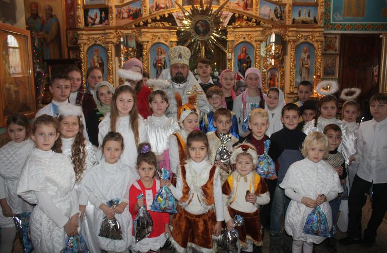 «Христос родился! Славим его!»: в Покрове отметили Рождество Христово (ФОТО, ВИДЕО)