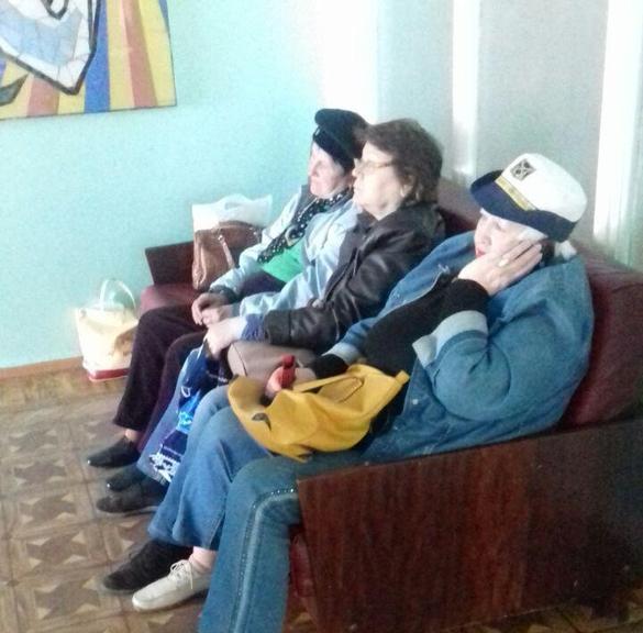 «Отдых» в многочасовых очередях, или о медреформе замолвите слово