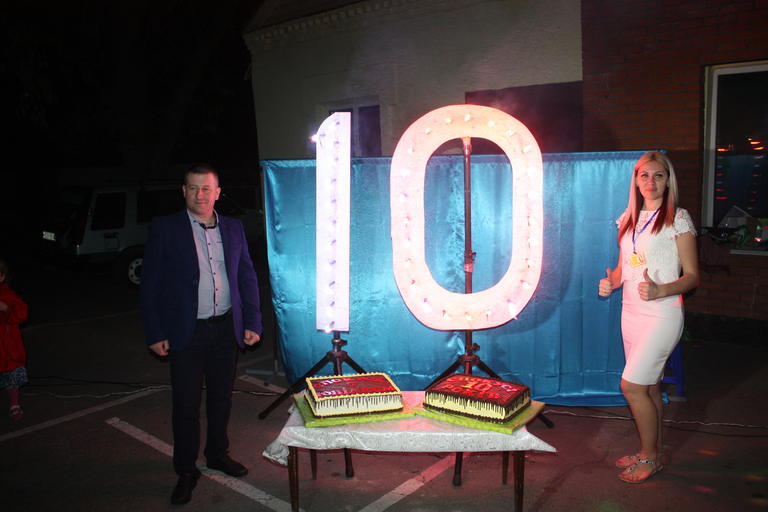 Праздник поселка и юбилей магазина: в Токовском прошло яркое развлекательное шоу для жителей (ФОТО, ВИДЕО)