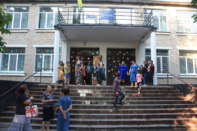 Решили сэкономить на детях? В Александровке прошло собрание, посвященное закрытию школы (ВИДЕО)
