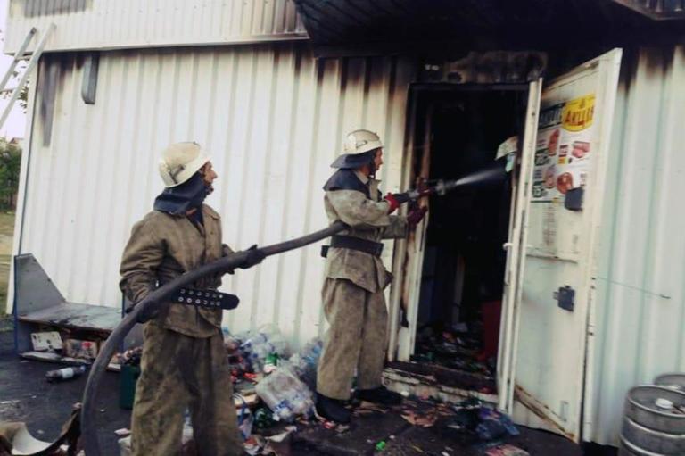 В Александровке горел торговый павильон