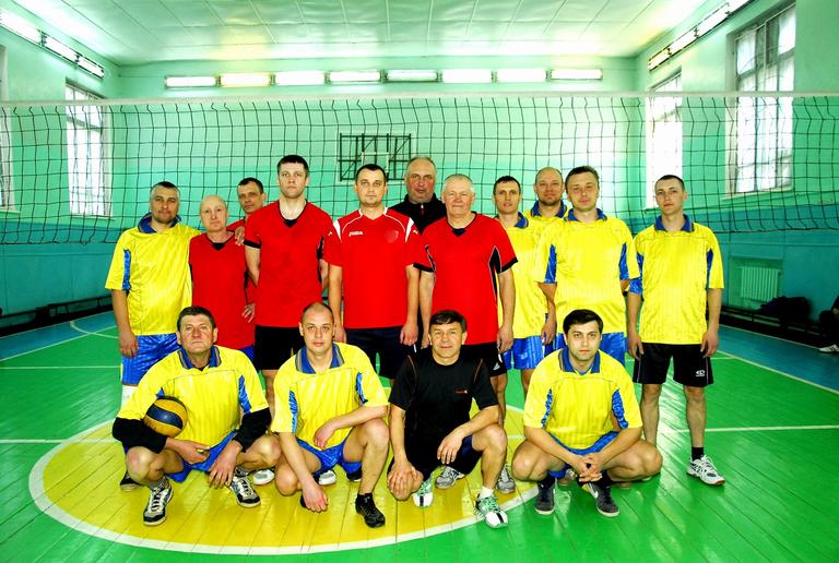 Определяли лучших волейболистов комбината