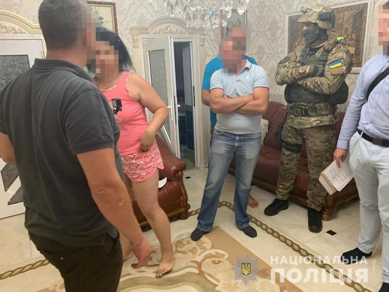 Поліція викрила групу осіб в організації схеми підкупу виборців на користь одного з кандидатів