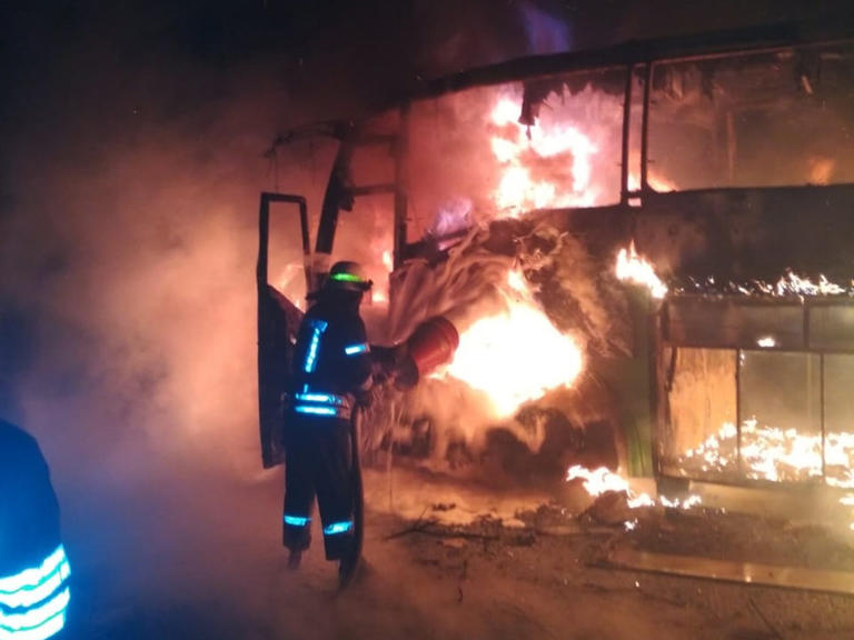 В Нікополі згорів пасажирський автобус