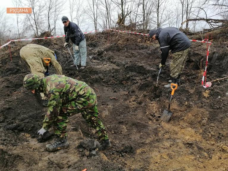 Можливо, її звали Тетяна... На криворізькій трасі дорожники знайшли останки санінструкторки Червоної армії