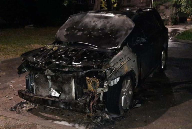 В Покрові вночі горів позашляховик