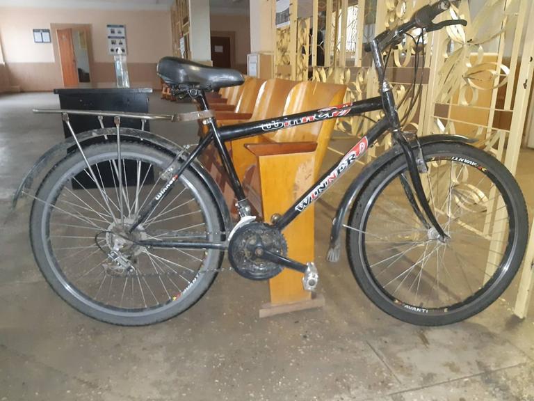 У Покрові поліцейські вручили підозру серійному крадію велосипедів