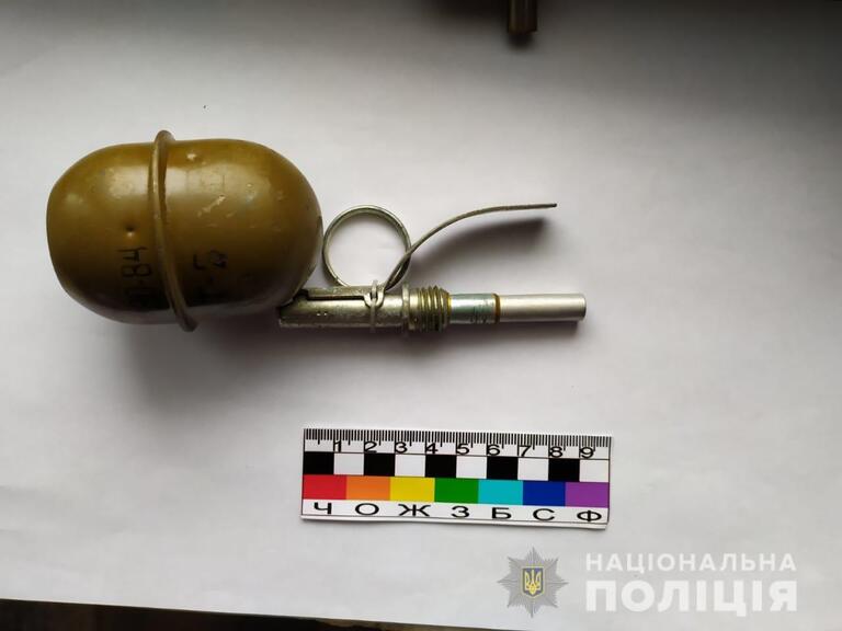 Житель Покрова хранил дома гранату