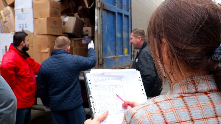 З Хмельниччини на Дніпропетровщину передали 20 тонн гуманітарної допомоги