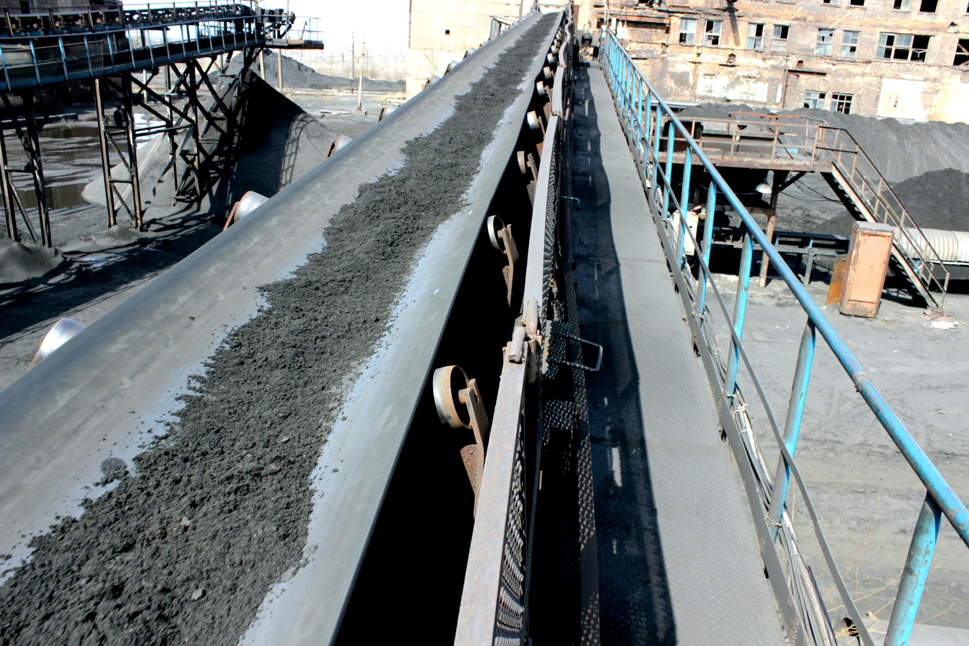 мал золотник, да дорог. участок магнитной сепарации № 1 дал первый концентрат 2016-го года! - изображение 9