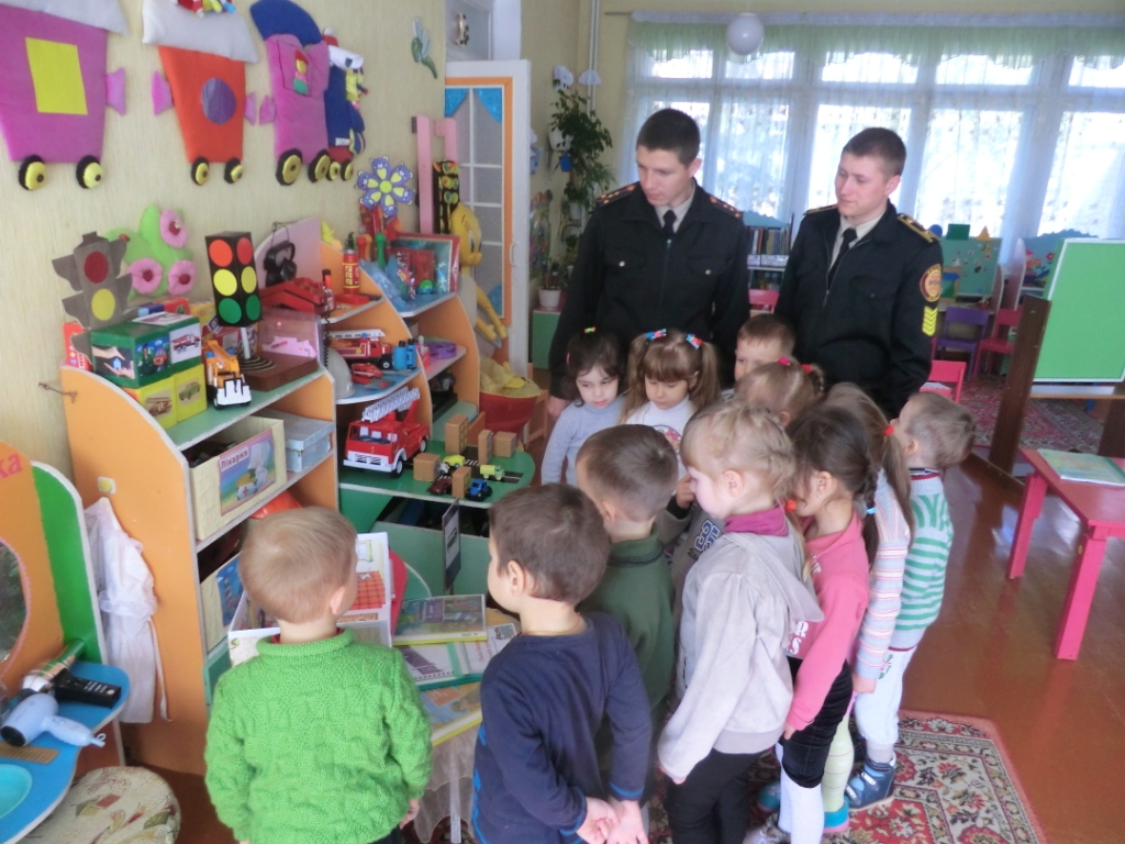 співробітники дснс навчають молоде покоління правилам пожежної безпеки - изображение 2