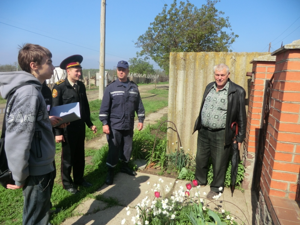 рятувальники спільно з волонтерами служби порятунку 101 продовжують проводити заходи з запобігання пожеж у житловому секторі та природних екосистемах - изображение 1