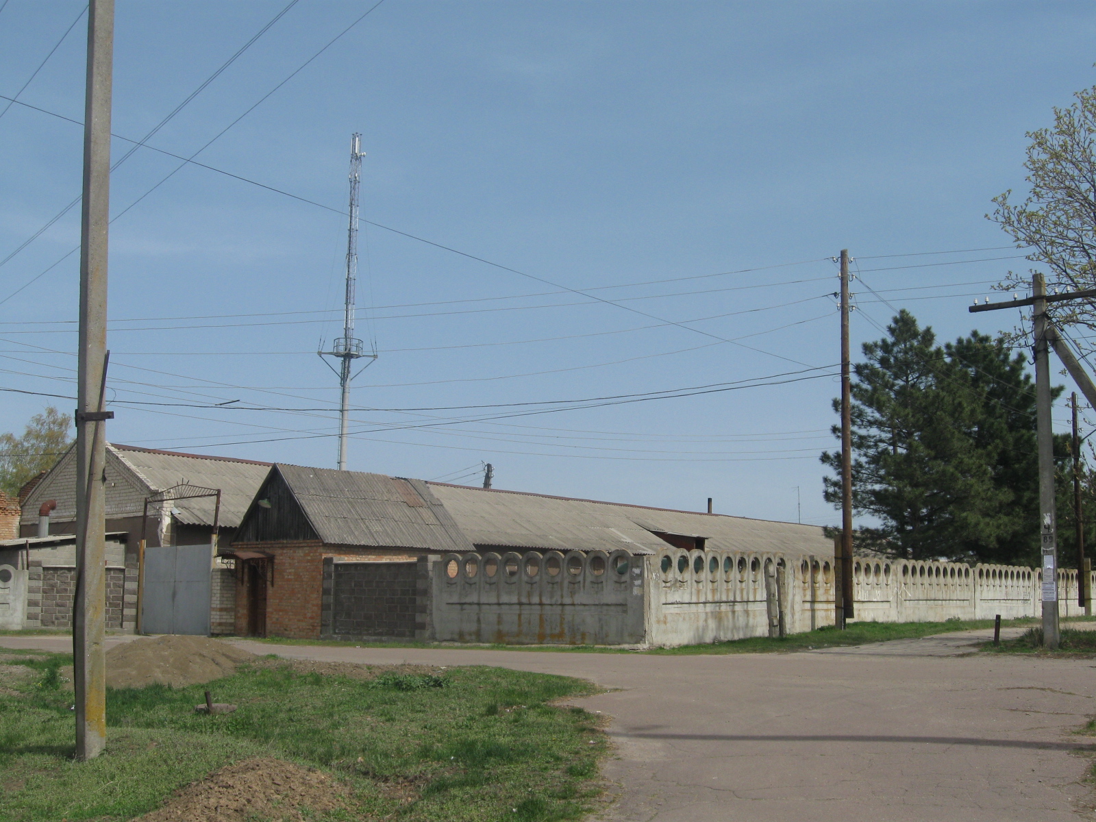 во время войны, в концлагере поселка рудник, погибли тысячи советских военнопленных - изображение 1