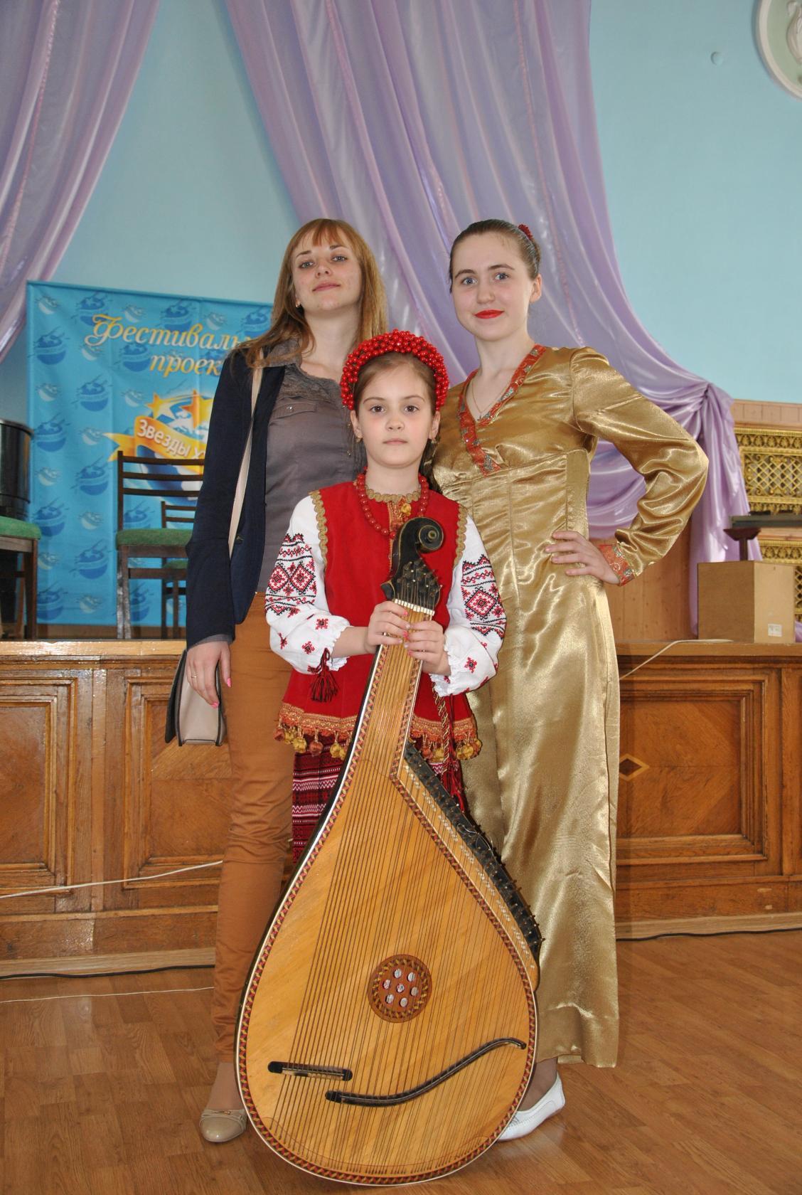 орджоникидзевские музыкальные и театральные коллективы достойно выступили на конкурсе-фестивале созвезие талантов - изображение 3 орджоникидзевские музыкальные и театральные коллективы достойно выступили на конкурсе-фестивале созвезие талантов - изображение 3