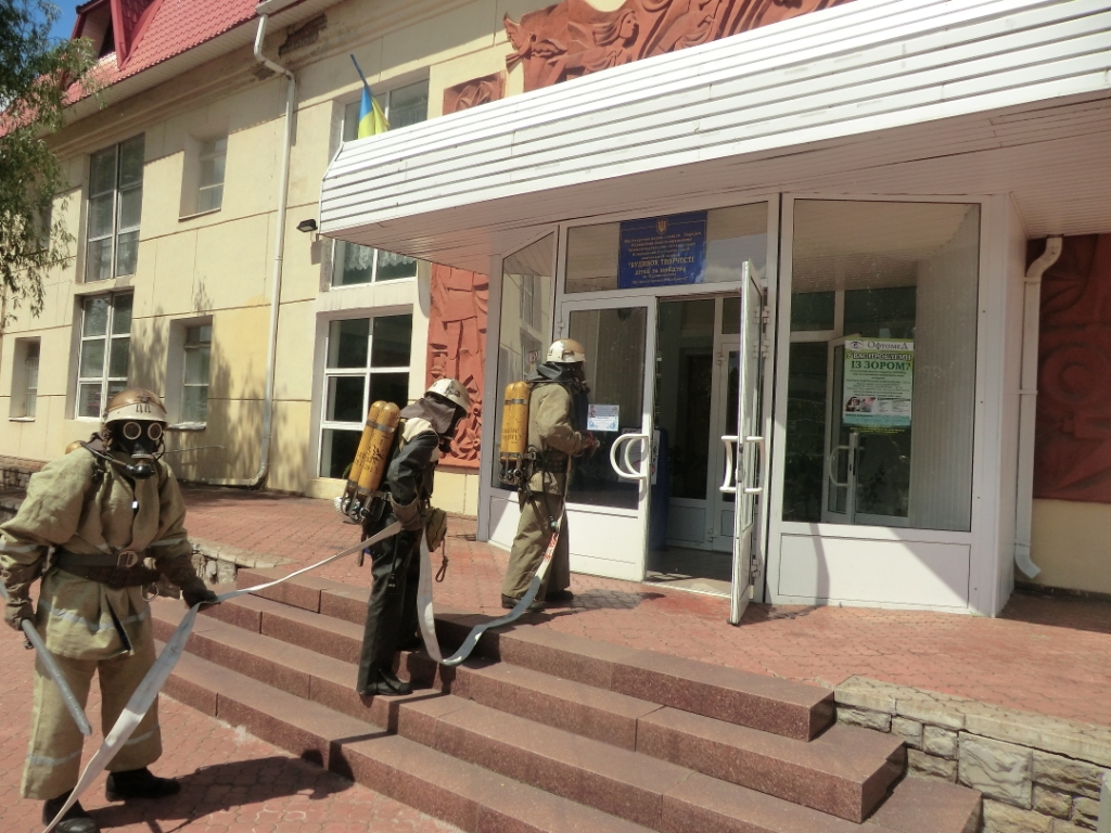 під час пожежі врятовано чоловіка. будні наших рятувальників - изображение 4