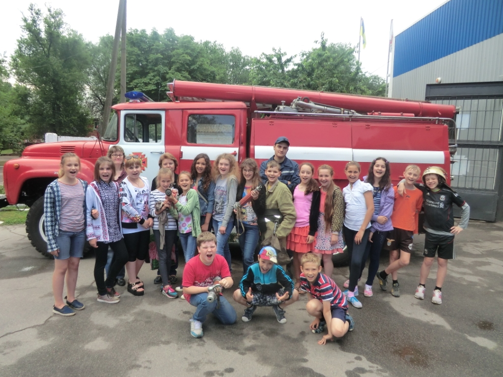 визволили 8-ми річного хлопця з металевої конструкції. будні рятувальників - изображение 3