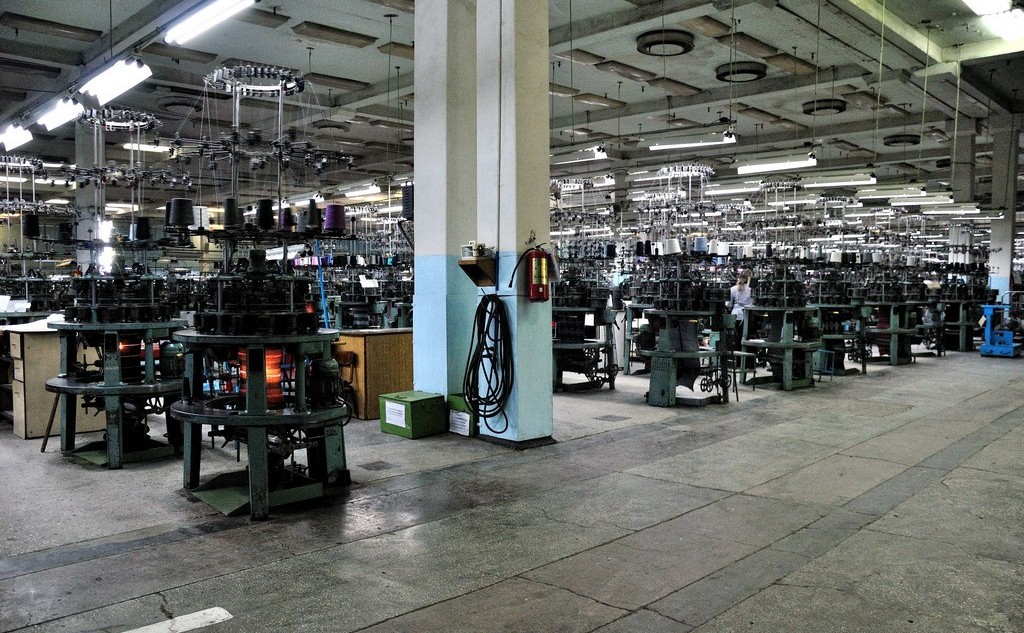 сегодня отмечается день работников легкой промышленности! история нашего города: в советское время строительство фабрики верхнего трикотажа обошлось в 16 миллионов долларов! - изображение 1