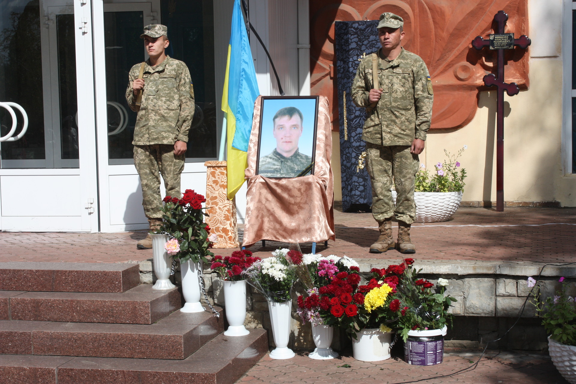 город простился с героем - изображение 1 город простился с героем - изображение 1