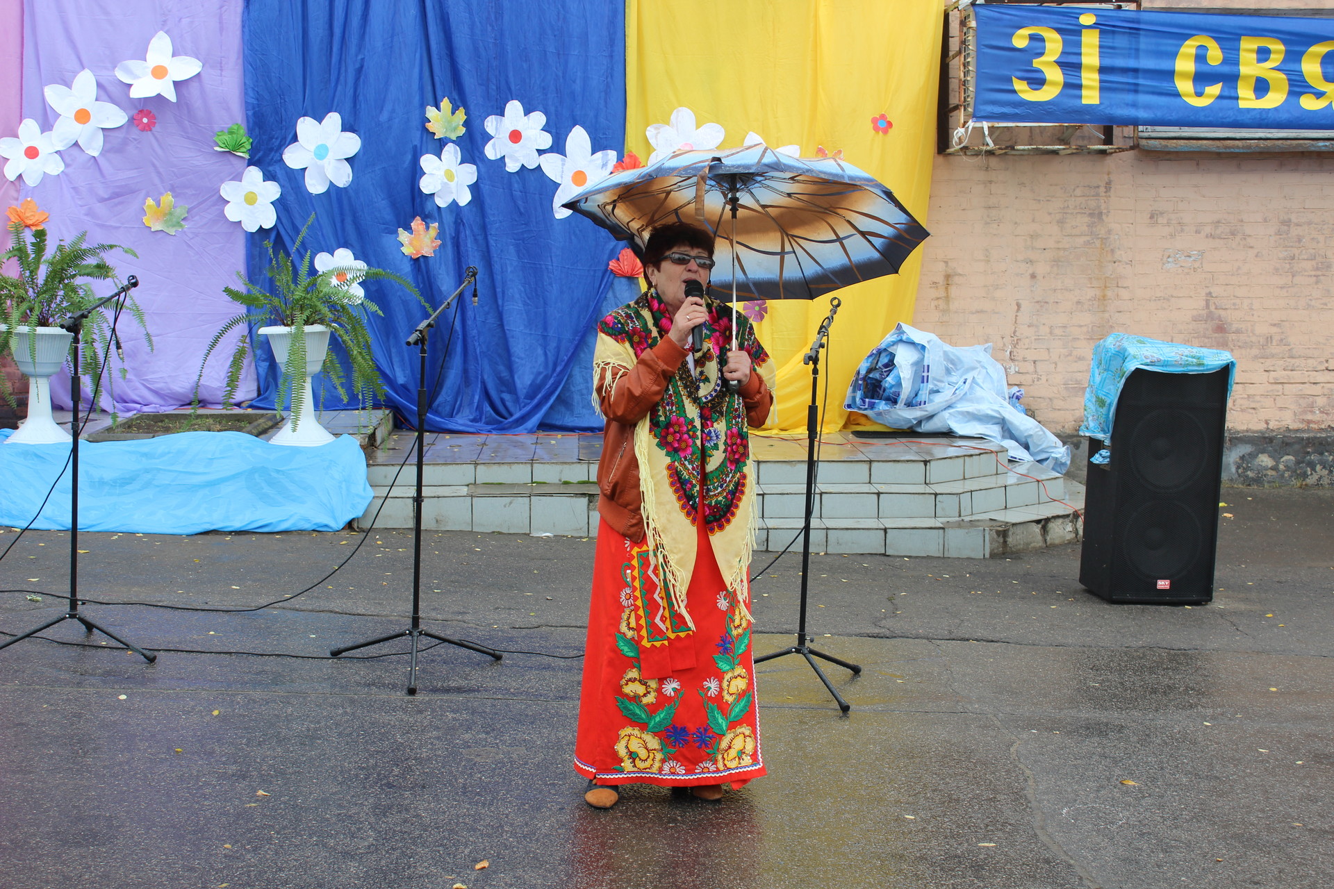 танцы под дождем. рудник отметил день поселка - изображение 1