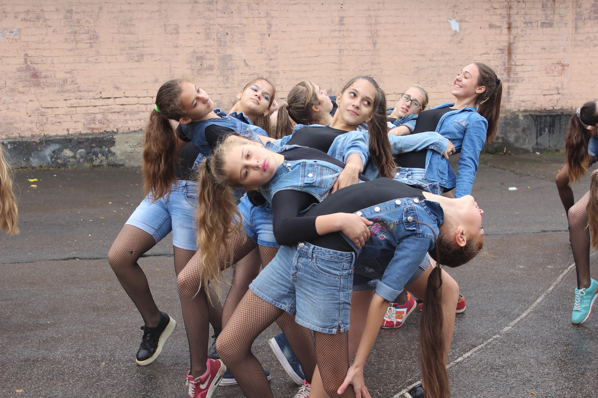 танцы под дождем. рудник отметил день поселка - изображение 4