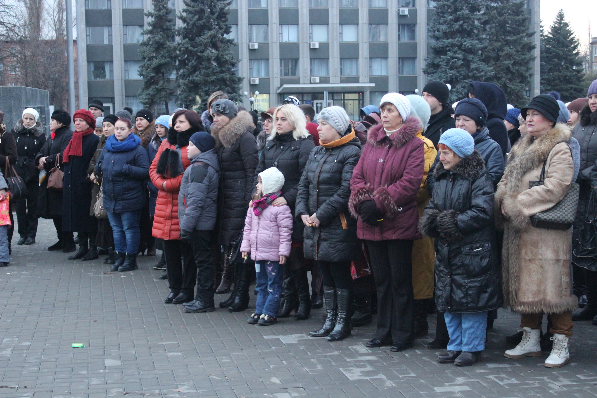 в покрове почтили память жертв голодоморов - изображение 2