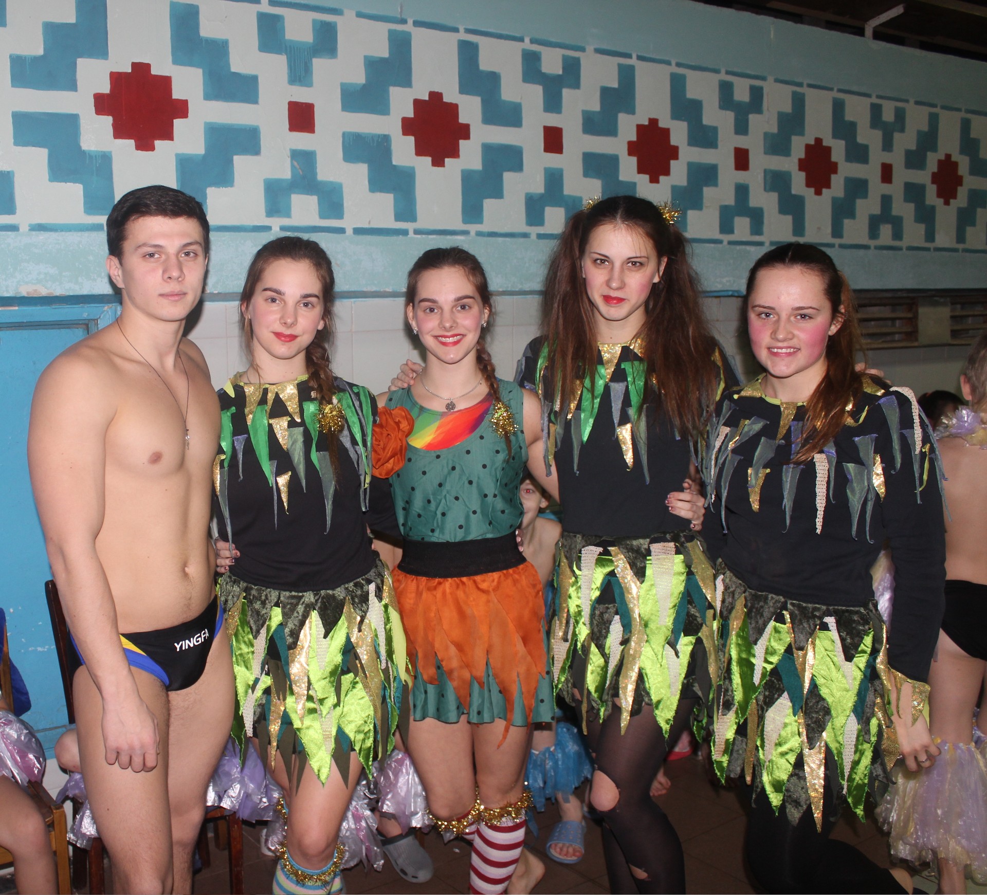 в бассейне «дельфин» прошла традиционная елка на воде - изображение 2