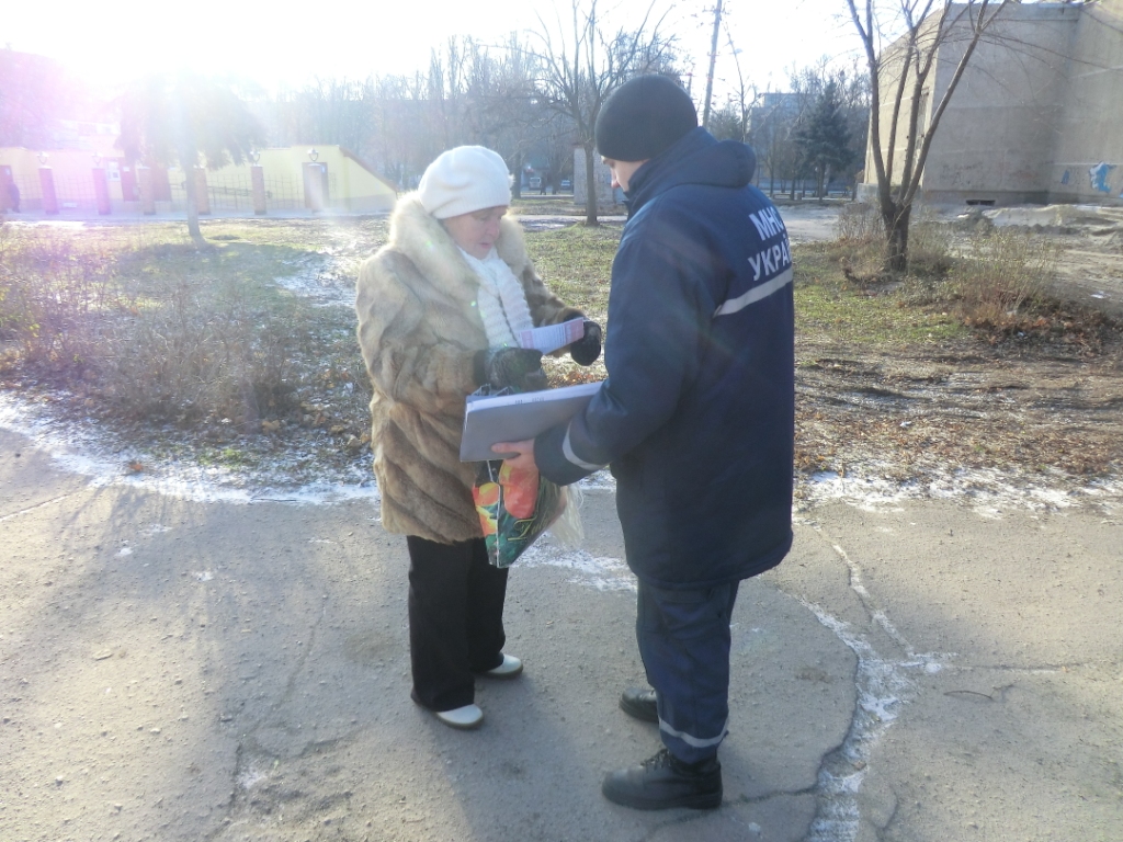 співробітники дснс проводять роз’яснювальну роботу з населенням, щодо дотримання правил пожежної безпеки - изображение 1