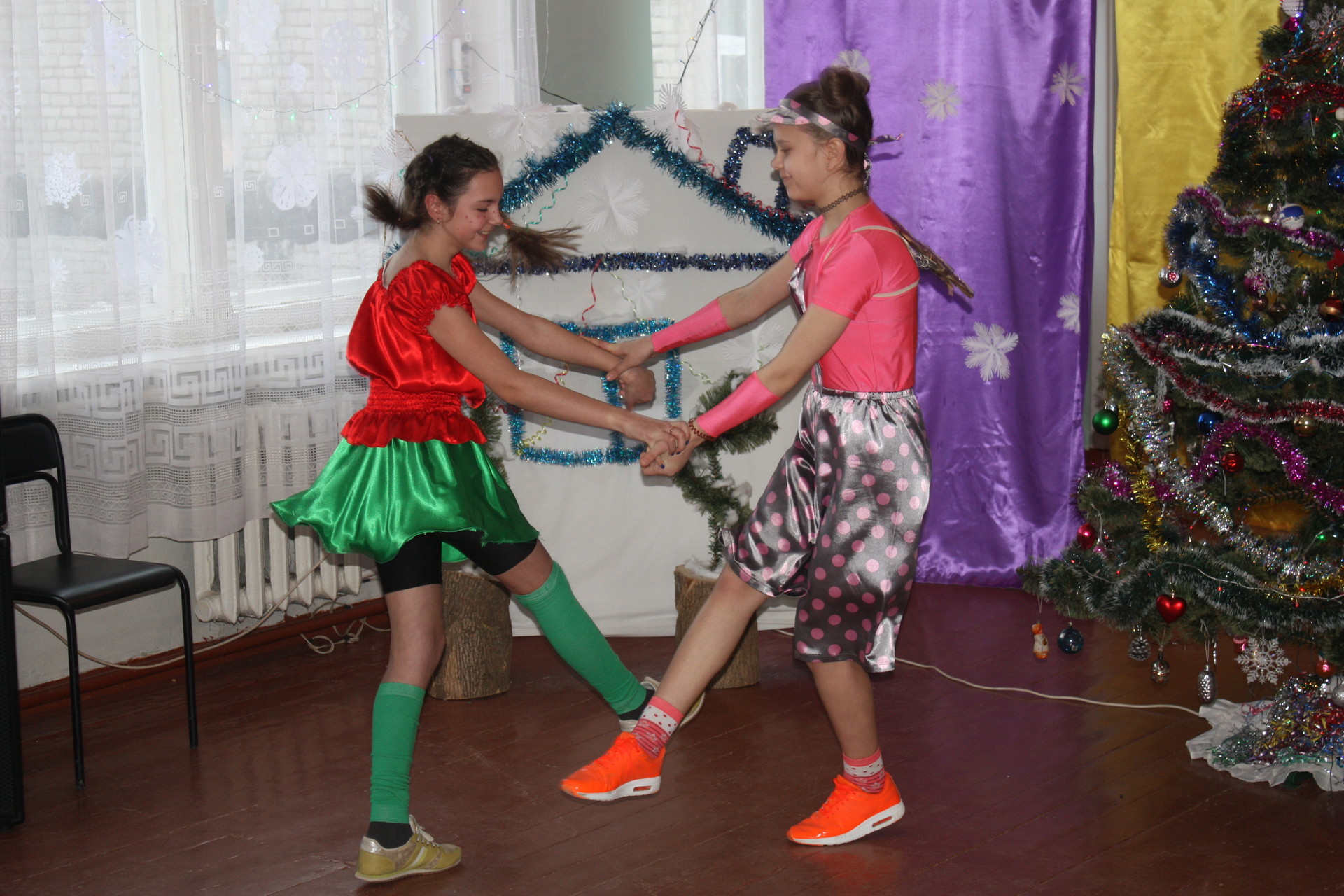 новогодний утренник в александровской школе - изображение 4