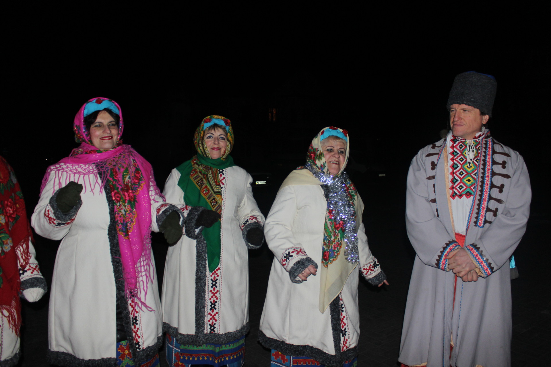 на площади горняков открылась «гоковская елка» ( видео) - изображение 1