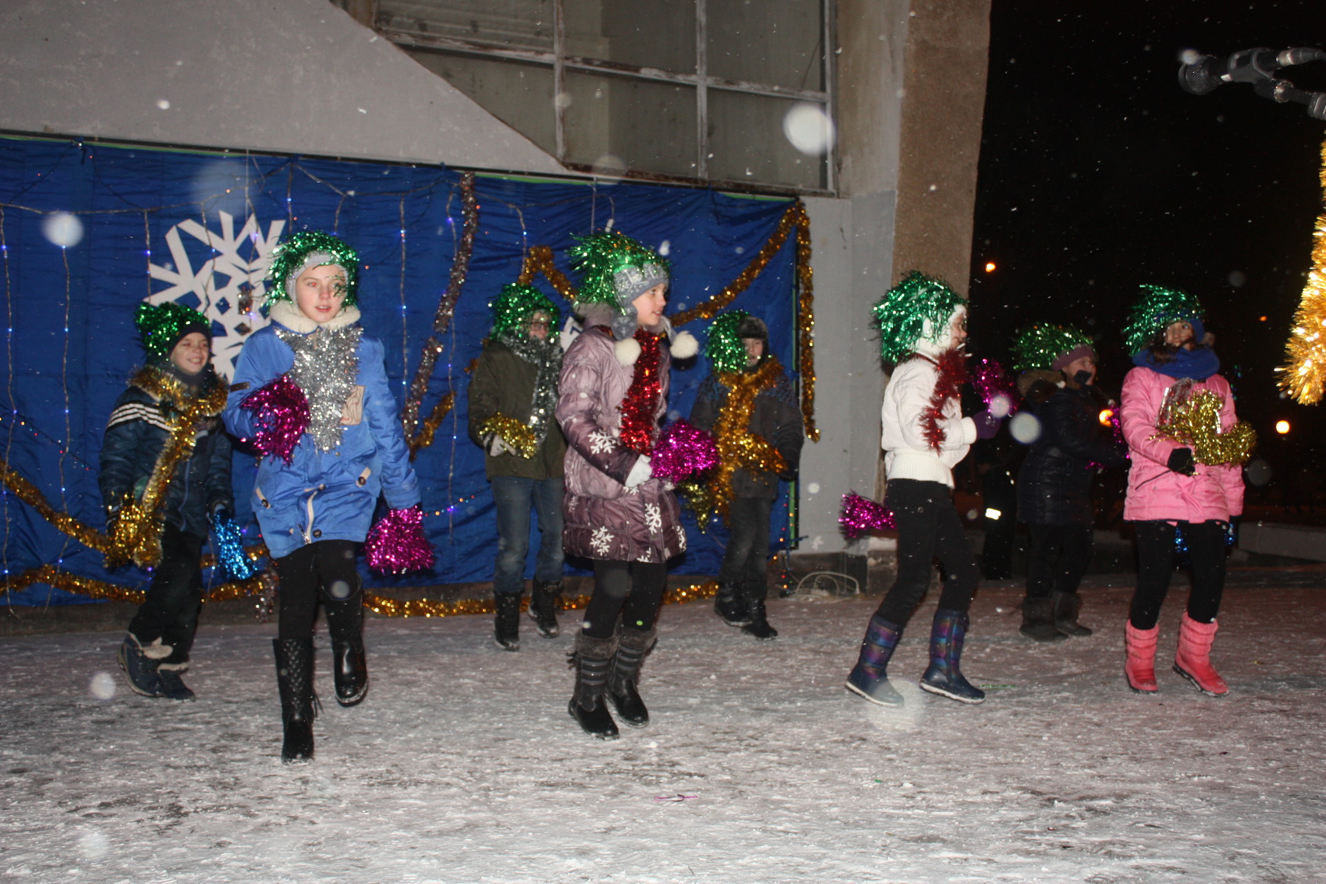 в покрове открыли главную елку города - изображение 3