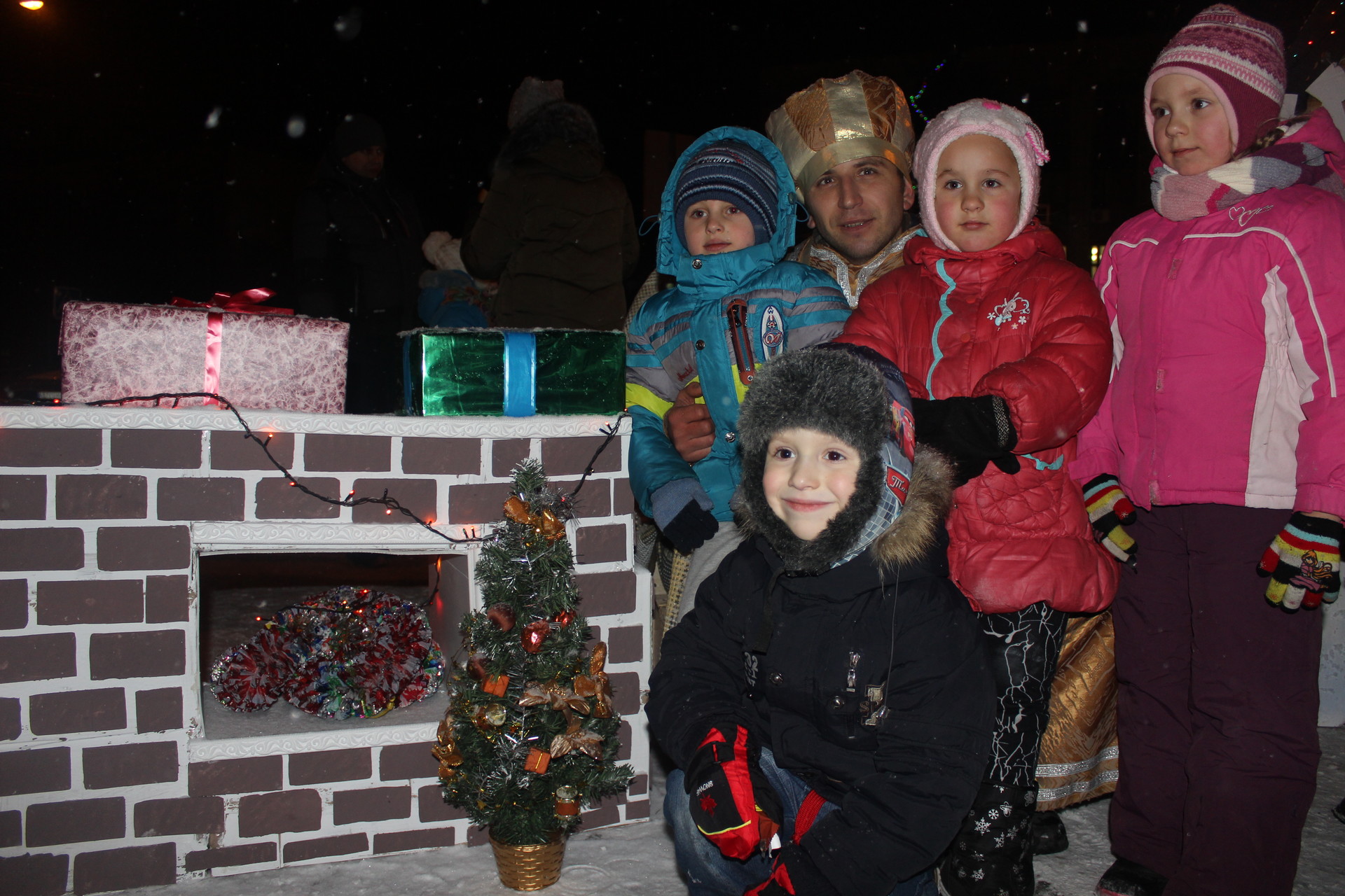 в покрове открыли главную елку города - изображение 5